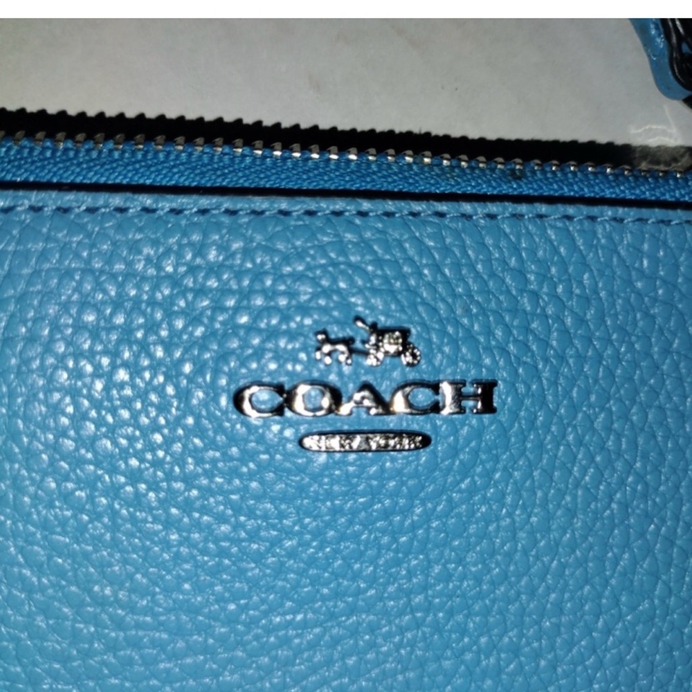 Coach Blue Leather Wristlet  NWT key chain attached - Picture 3 of 4